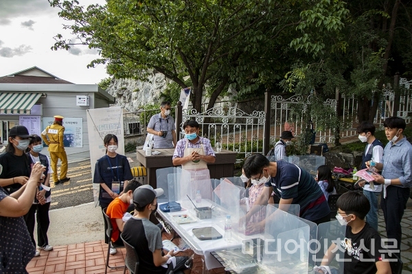 인천 중구 생생문화재, 교육‧문화 콘텐츠 프로그램에 참여한 시민들./사진=인천 중구제공