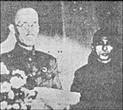 광복군 성립 전례식에서의 지청천(총사령관,왼쪽)과 김구(통수권자, 오른쪽)