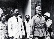 1945년 8월 미국 육군 소장 도노반과 면담한 김구 주석