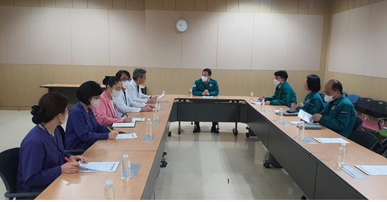 박 부시장의 주재로 열린 공공의료기관장 비상진료대책 회의.